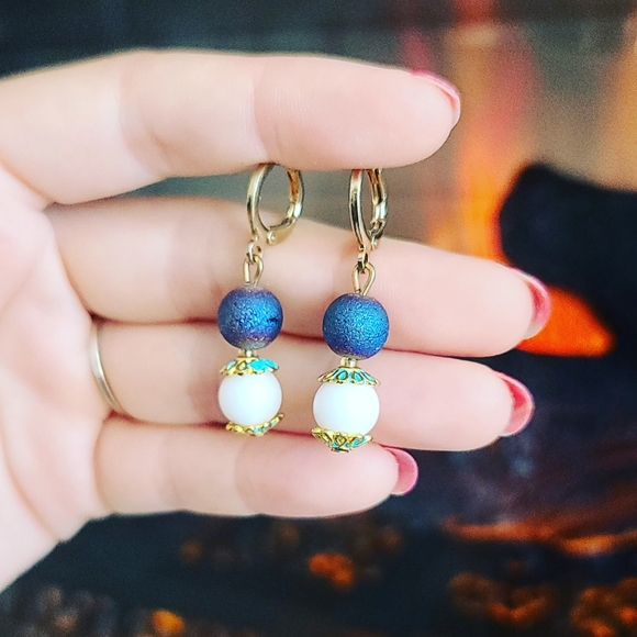 Beautiful White Agate, Frosted Glass earrings ✨ - Picture 2 of 4